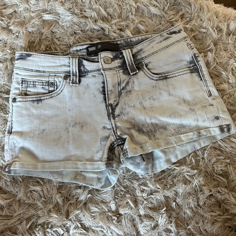 Levi’s Gray Bleach Dye Jean Shorts